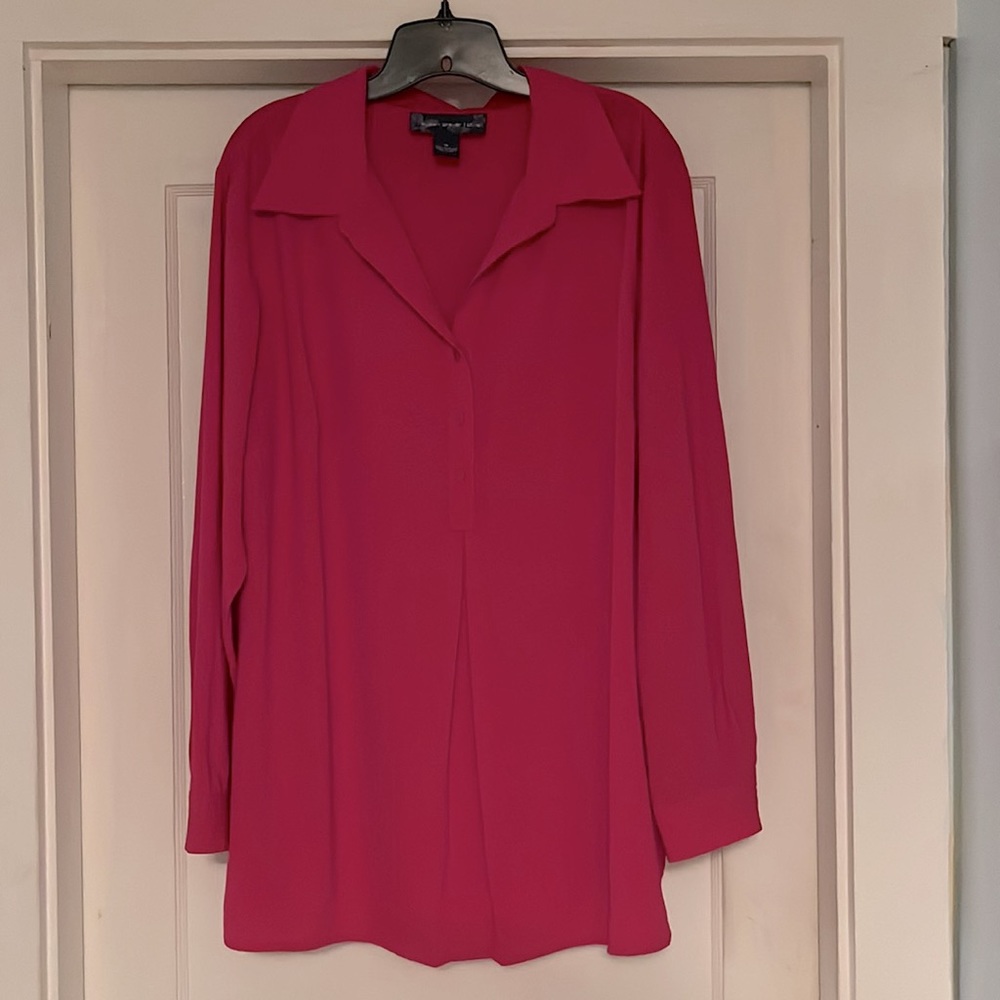 Susan Graver Magenta Long Sleeve Three Button Collared Blouse Size 1x - NWOT